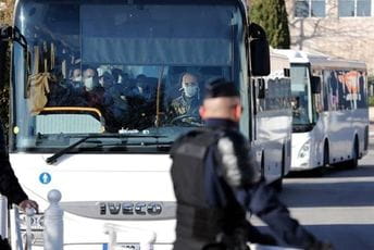 Dva vozača autobusa kažnjenja zbog nenošenja maske Dva vozača autobusa kažnjenja zbog nenošenja maske