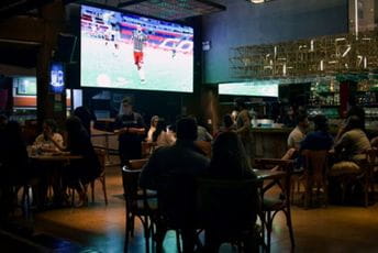 U klubu u Češkoj zaraženo 98 osoba U klubu u Češkoj zaraženo 98 osoba