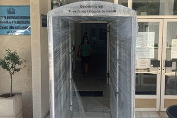 Hajriz Brvčak donirao dezinfekcioni tunel Institutu „Dr Simo Milošević“ Hajriz Brvčak donirao dezinfekcioni tunel Institutu „Dr Simo Milošević“