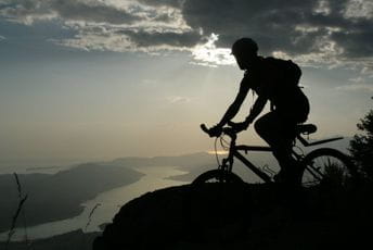 Mora li biciklista nositi masku? Stigao odgovor NKT-a Mora li biciklista nositi masku? Stigao odgovor NKT-a