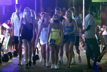 Turisti očajni: Zabranjeni koncerti, zatvorene diskoteke Turisti očajni: Zabranjeni koncerti, zatvorene diskoteke