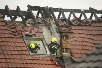 Njemačka: Avion udario u zgradu, troje mrtvih Njemačka: Avion udario u zgradu, troje mrtvih