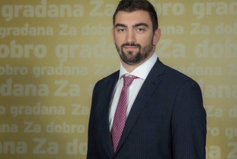 Klikovac: Andrija Mandić, ili bolest je svačija Klikovac: Andrija Mandić, ili bolest je svačija