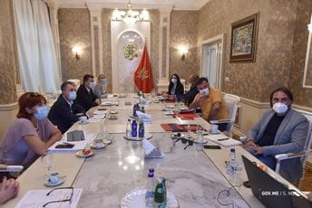 Nuhodžić: Ekspertski Tim MUP-a i civilnog sektora će kontrolisati tačnost i ažurnost biračkog spiska i izvornih registara Nuhodžić: Ekspertski Tim MUP-a i civilnog sektora će kontrolisati tačnost i ažurnost biračkog spiska i izvornih registara