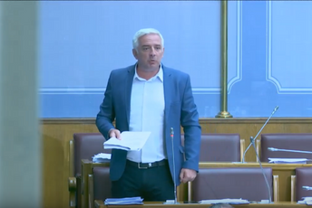 (VIDEO) Vučurović: Branićemo SPC i svetinje po cijenu života! (VIDEO) Vučurović: Branićemo SPC i svetinje po cijenu života!