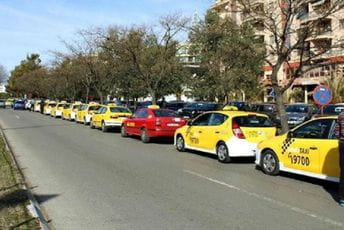 Više od 4.500 taksista ostaće bez posla Više od 4.500 taksista ostaće bez posla