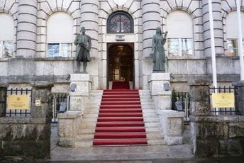 Vandalizmom žele da satru vrijednosti na kojima počiva savremeno crnogorsko društvo Vandalizmom žele da satru vrijednosti na kojima počiva savremeno crnogorsko društvo