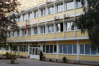 Milan Carević se tereti da je napao policajca Milan Carević se tereti da je napao policajca