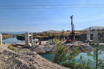 Novi most na Morači biće završen prije roka (VIDEO) Novi most na Morači biće završen prije roka (VIDEO)