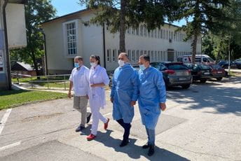 Hrapović: U Pljevljima pacijenti dobijaju pravovremenu zdravstvenu zaštitu Hrapović: U Pljevljima pacijenti dobijaju pravovremenu zdravstvenu zaštitu