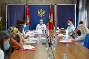 Istekla dokumenta ima 50.000 birača, MUP poziva na zamjenu Istekla dokumenta ima 50.000 birača, MUP poziva na zamjenu