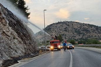 Ugašen požar na Malom Brdu Ugašen požar na Malom Brdu