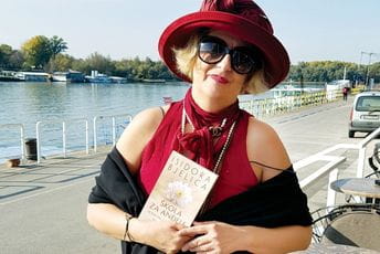 Emotivna fotografija: Lav Pajkić se oprostio od majke Isidore Bjelice Emotivna fotografija: Lav Pajkić se oprostio od majke Isidore Bjelice