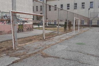 Glavni grad poklanja novi poligon Cetinju i dječije igralište Danilovgradu Glavni grad poklanja novi poligon Cetinju i dječije igralište Danilovgradu