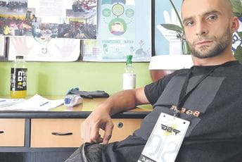 Dao vještačko disanje ženi koja je pozitivna na koronavirus Dao vještačko disanje ženi koja je pozitivna na koronavirus