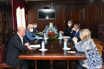 Marković u Ulcinju: Morate u budućnosti nositi naš turistički razvoj Marković u Ulcinju: Morate u budućnosti nositi naš turistički razvoj