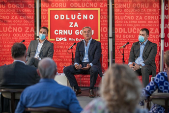 Đukanović: Ponovo se suočavamo sa frontom anticrnogorskih snaga Đukanović: Ponovo se suočavamo sa frontom anticrnogorskih snaga