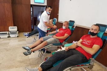 Mladi DPS-a Danilovgrad donirali krv Mladi DPS-a Danilovgrad donirali krv