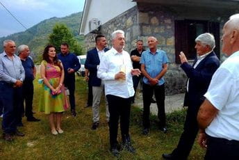 Krivokapić: Ključni momenat da tridesetogodišnja bezboznička vlast ode Krivokapić: Ključni momenat da tridesetogodišnja bezboznička vlast ode