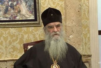 Na Mujovićev prijedlog: Na spomen-ploči "bratskoj slozi" u Podgorici biće i Amfilohijev lik