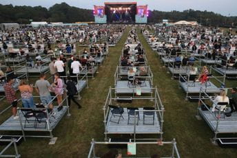Prvi koncert sa socijalnom distancom: Da li je ovo budućnost ovakvih okupljanja? Prvi koncert sa socijalnom distancom: Da li je ovo budućnost ovakvih okupljanja?