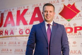 Perović: SDP će stati na čelo otpora radnika i građana u slučaju prodaje Budvanske rivijere Perović: SDP će stati na čelo otpora radnika i građana u slučaju prodaje Budvanske rivijere