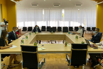 Šehović: Obrazovni sistem spreman, ali će ispoštovati preporuke zdravstvenih vlasti Šehović: Obrazovni sistem spreman, ali će ispoštovati preporuke zdravstvenih vlasti