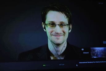 Tramp razmišlja o pomilovanju Snoudena Tramp razmišlja o pomilovanju Snoudena