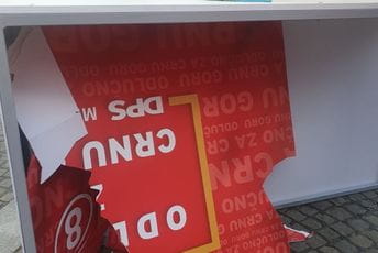 Polomljen pult DPS-a na Žabljaku Polomljen pult DPS-a, Žabljak