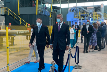 Đukanović pustio u rad fabriku aluminijskih trupaca Đukanović pustio u rad fabriku aluminijskih trupaca