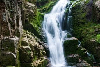 (VIDEO) Pogledajte vodopad koji ide na gore (VIDEO) Pogledajte vodopad koji ide na gore