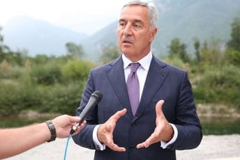 Đukanović u Gusinju: Uz pametno vođenje grada do zasluženog kvaliteta života Đukanović u Gusinju: Uz pametno vođenje grada do zasluženog kvaliteta života