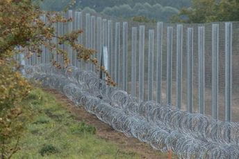 RSE: Srbija postavlja žičanu ogradu na granici sa Sjevernom Makedonijom RSE: Srbija postavlja žičanu ogradu na granici sa Sjevernom Makedonijom