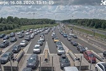 Austrija u šoku: 11 km kolone na izlasku iz zemlje Ilustracija