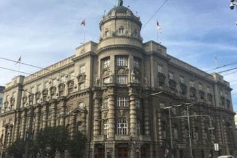 Vučić legitimizovao pravo Srbije da se direktno miješa u unutrašnje stvari Crne Gore Vučić legitimizovao pravo Srbije da se direktno miješa u unutrašnje stvari Crne Gore