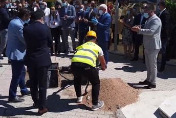 Počeli radovi na izgradnji trga i šetališta u Sutomoru (VIDEO) Počeli radovi na izgradnji trga i šetališta u Sutomoru (VIDEO)