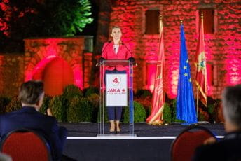 Draginja Amfilohiju: Ne može pozivanje na mržnju prema drugima biti mjera ljubavi Božije Draginja Amfilohiju: Ne može pozivanje na mržnju prema drugima biti mjera ljubavi Božije