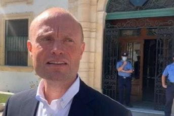 Bivši premijer Malte ispitan u vezi sa ubistvom novinarke Bivši premijer Malte ispitan u vezi sa ubistvom novinarke