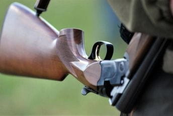 Lovac pogođen u grudi, podlegao povredama Lovac pogođen u grudi, podlegao povredama