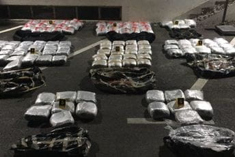 U vozilu pronađeno120 kilograma marihuane, uhapšen Nikšićanin U vozilu pronađeno120 kilograma marihuane, uhapšen Nikšićanin