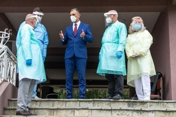 Hrapović: Zdravstveni radnici i građani u Rožajama pretrpjeli veliki teret i pritisak, ali borba sa koronavirusom se nastavlja Hrapović: Zdravstveni radnici i građani u Rožajama pretrpjeli veliki teret i pritisak, ali borba sa koronavirusom se nastavlja