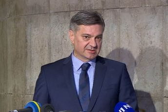 Zvizdić: Niko iz BiH ne smije se miješati u unutrašnje poslove Crne Gore Zvizdić: Niko iz BiH ne smije se miješati u unutrašnje poslove Crne Gore