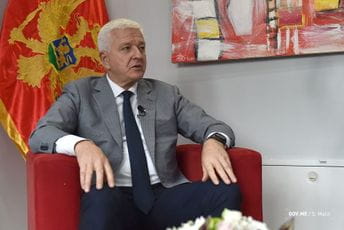 Premijer Marković: Crna Gora se i u uslovima krize izgrađuje i razvija Premijer Marković: Crna Gora se i u uslovima krize izgrađuje i razvija