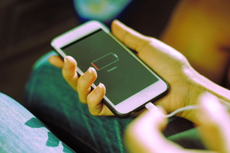 Stručnjaci otkrivaju: Kako puniti telefon da baterija traje duže