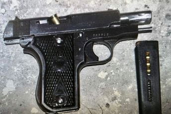 Andrija Mandić priznao da je sinovcu Danilu predao pištolj Andrija Mandić priznao da je sinovcu Danilu predao pištolj