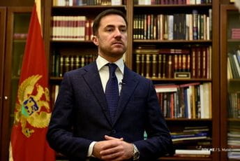 Bogdanović: Simbolika Uskrsa snaži vjeru u suštinske životne vrijednosti Bogdanović: Simbolika Uskrsa snaži vjeru u suštinske životne vrijednosti