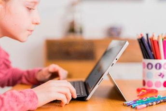 Porodice i škole izgubile vaspitnu funkciju Porodice i škole izgubile vaspitnu funkciju