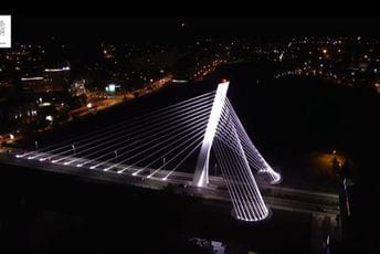 Večeras most Milenijum u bojama zastave Palestine Ilustracija