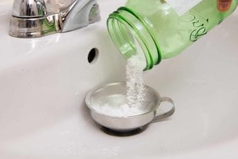 Genijalan trik kako da očistite začepljen odvod za nekoliko sekundi Genijalan trik kako da očistite začepljen odvod za nekoliko sekundi