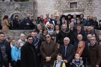 Članovi organizovanih kriminalnih grupa čuvari Amfilohijevih svetinja Članovi organizovanih kriminalnih grupa čuvari Amfilohijevih svetinja